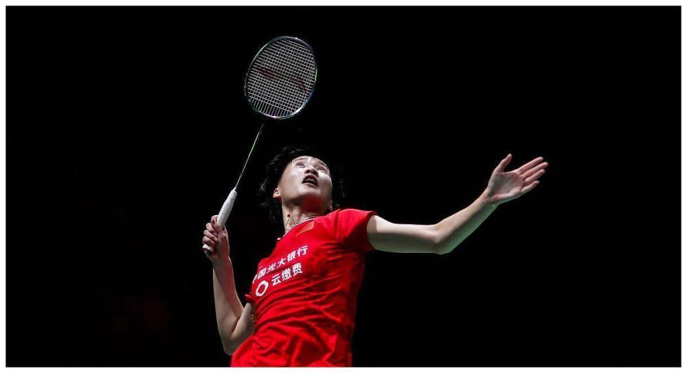 通过社交媒 通过社交媒