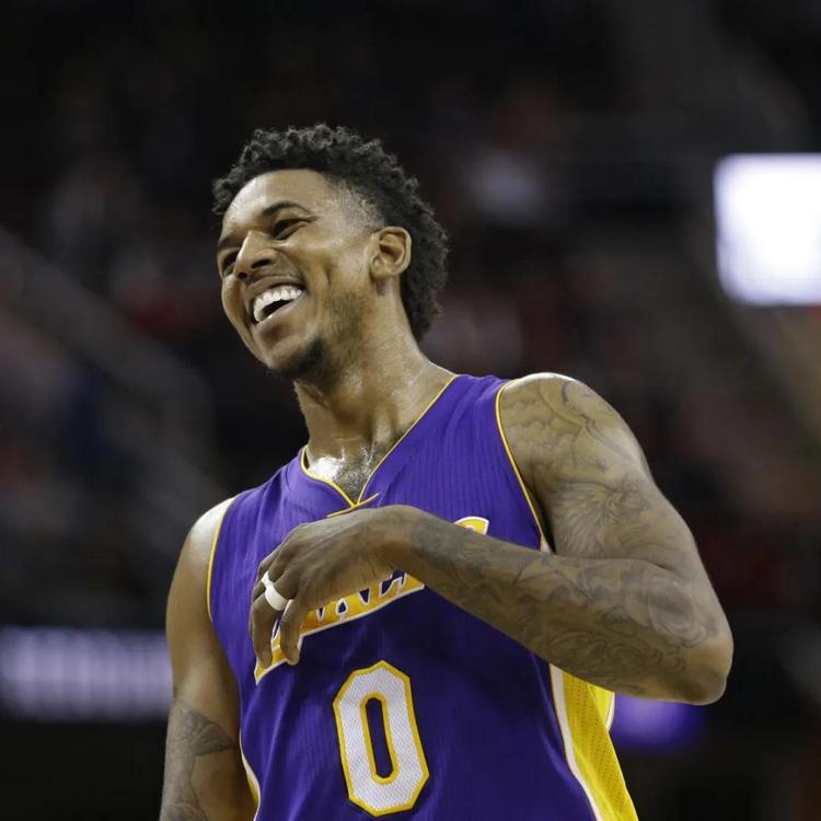 经验丰富的 经验丰富的